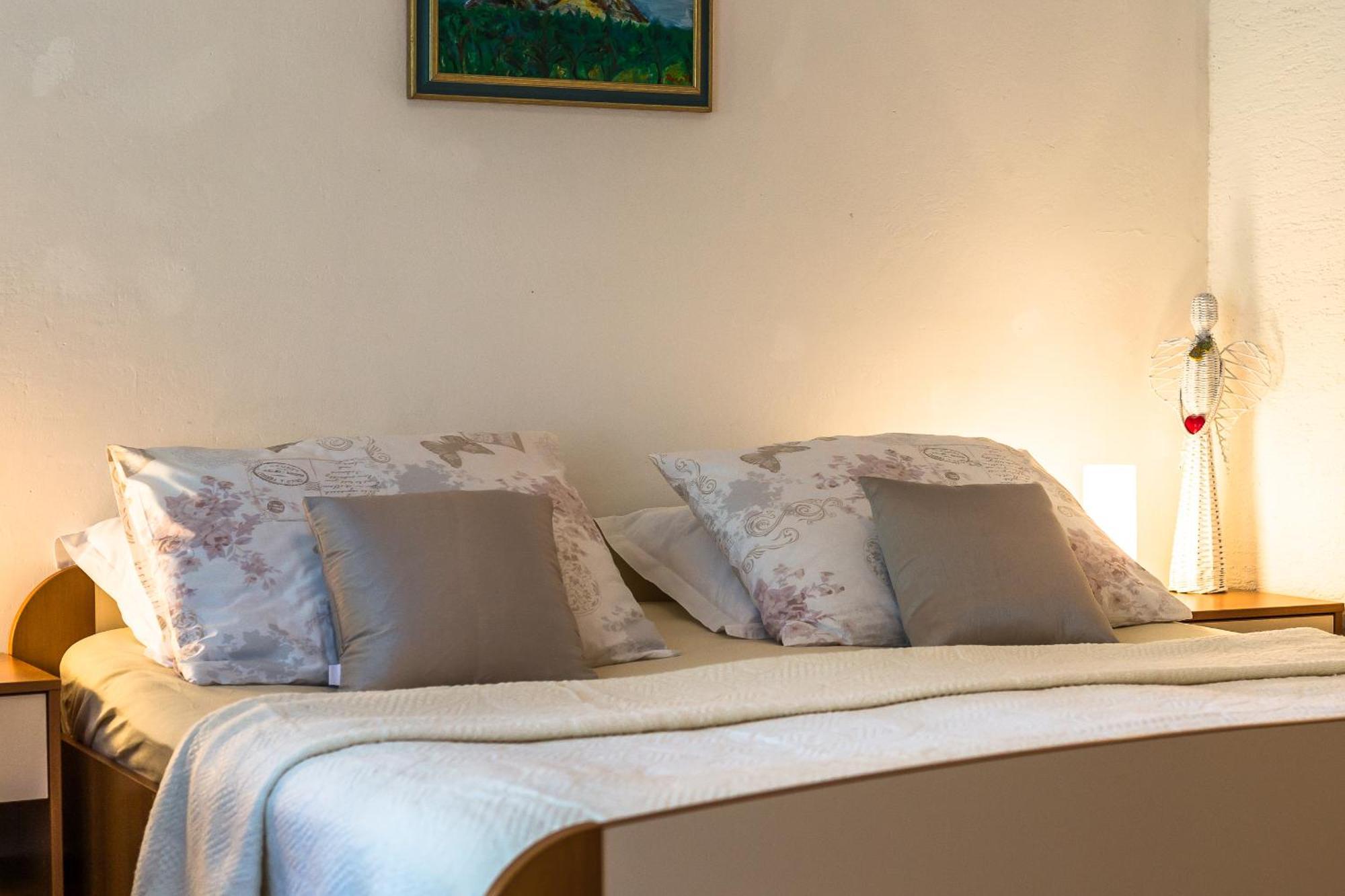 Apartmani Lovrenco Крвавица Екстериор снимка