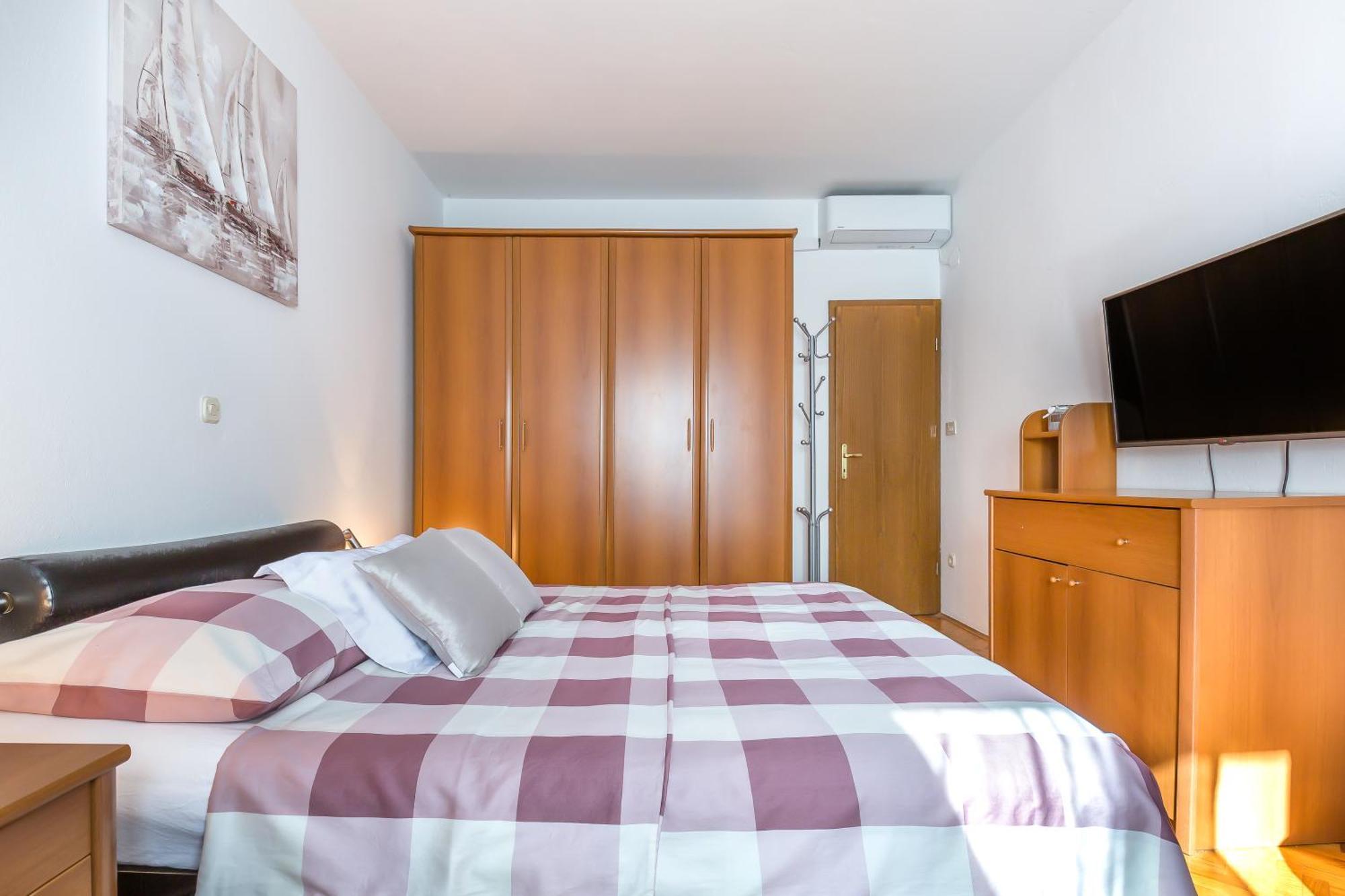 Apartmani Lovrenco Крвавица Екстериор снимка